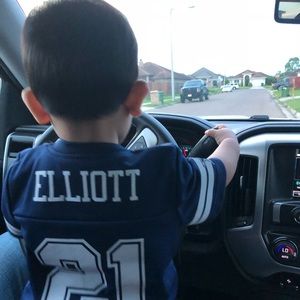 Meet your Posher, Yvette